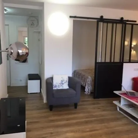 Biarritz, 1 Piece, 3 Personnes - Fr-1-248-3 *